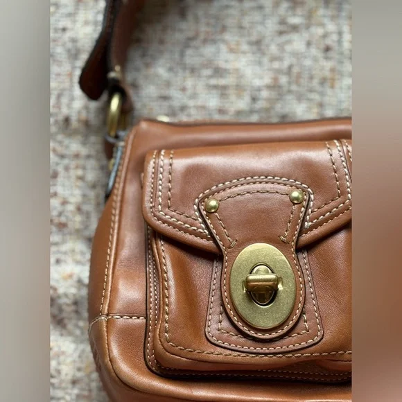 🤎Coach smooth brown leather shoulder bag🤎 - Picture 4 of 10